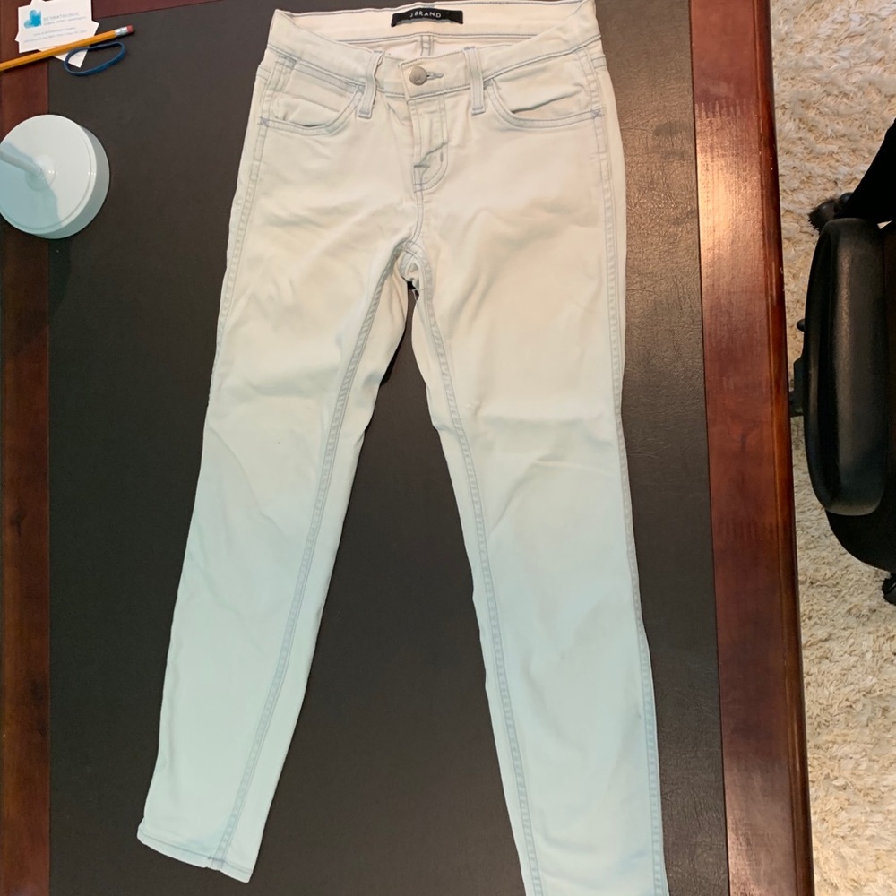 Ultra light / acid wash skinny jeans